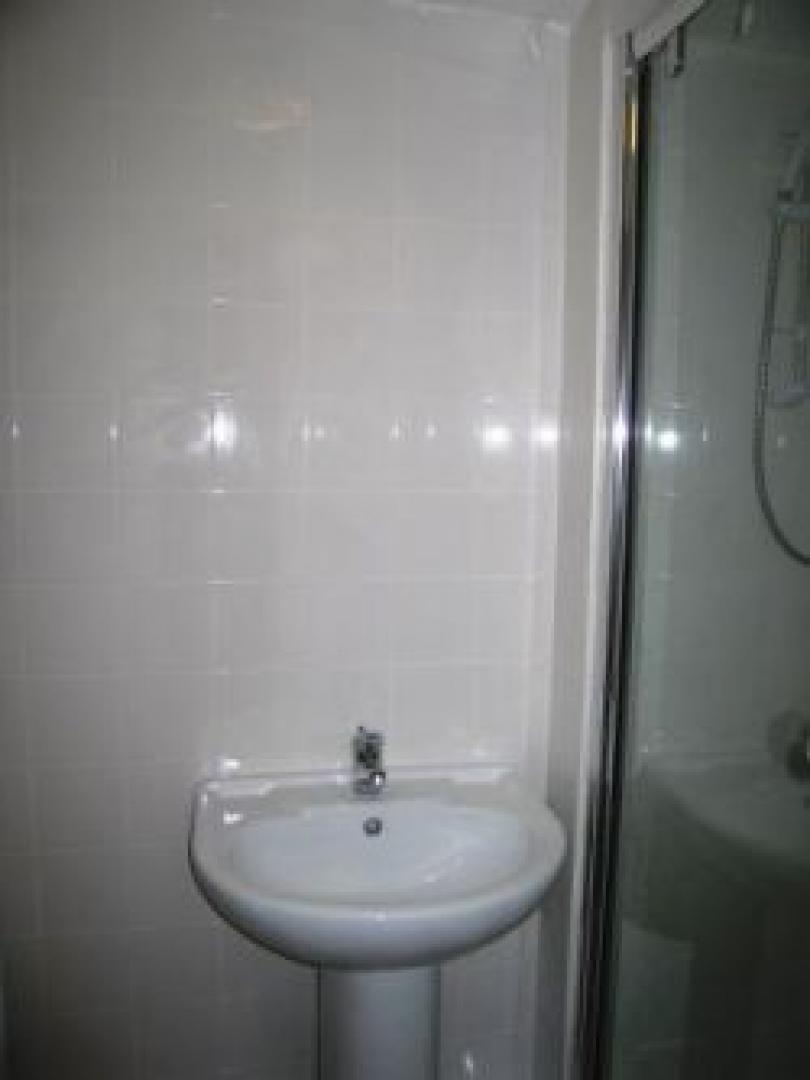 			Studio Apartment, 1 bath, 1 reception Flat			 Cricklewood Broadway, CRICKLEWOOD NW2