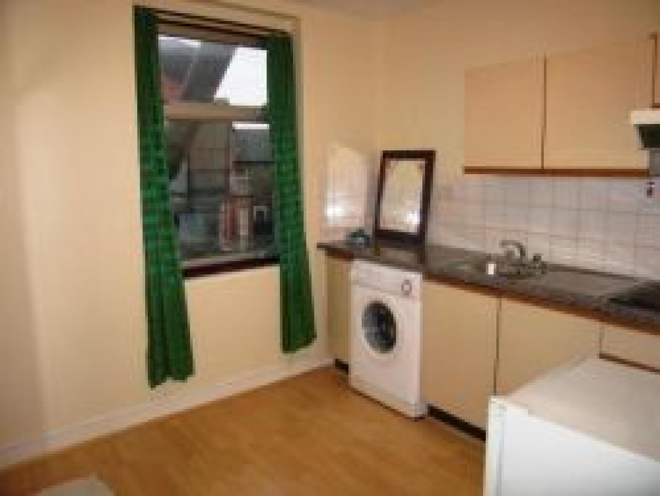 			Studio Apartment, 1 bath, 1 reception Flat			 Cricklewood Broadway, CRICKLEWOOD NW2 NW2