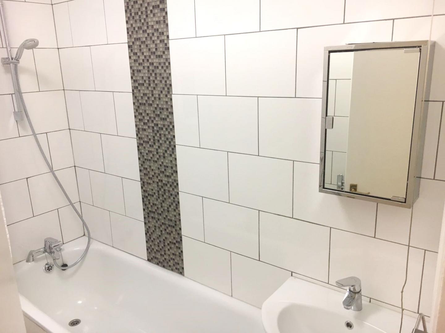 			NEW INSTRUCTION (Private Garden), 4 Bedroom, 1 bath, 1 reception Flat			 Melrose Avenue, Willesden Green