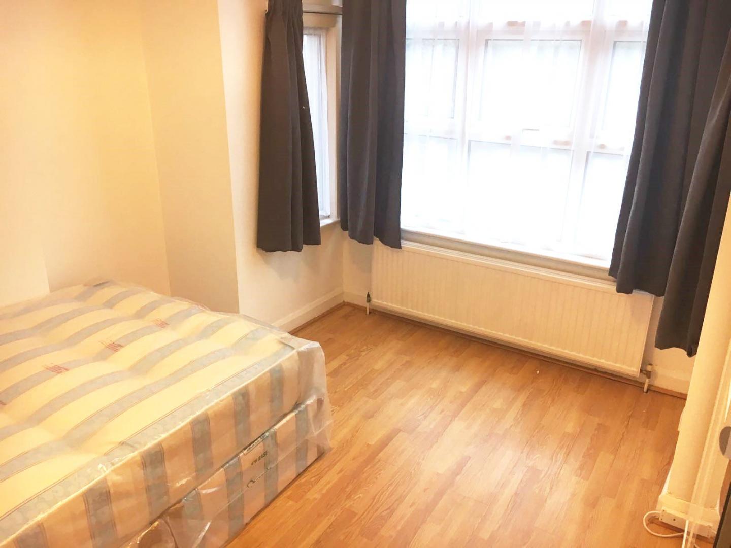 			NEW INSTRUCTION (Private Garden), 3 Bedroom, 1 bath, 1 reception Flat			 Melrose Avenue, Willesden Green