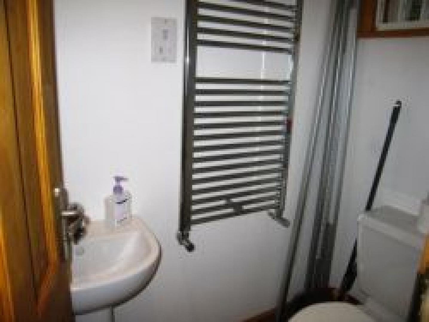 			Studio Apartment, 1 bath, 1 reception Flat			 Cricklewood Broadway, CRICKLEWOOD NW2