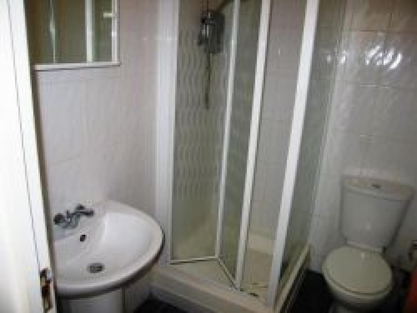 			Studio Apartment, 1 bath, 1 reception Flat			 Willesden Lane, KILBURN NW6