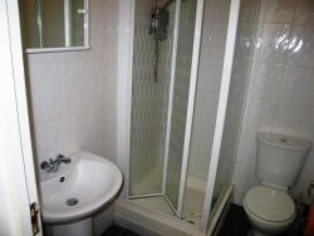 			Studio Apartment, 1 bath, 1 reception Flat			 Willesden Lane, KILBURN NW6