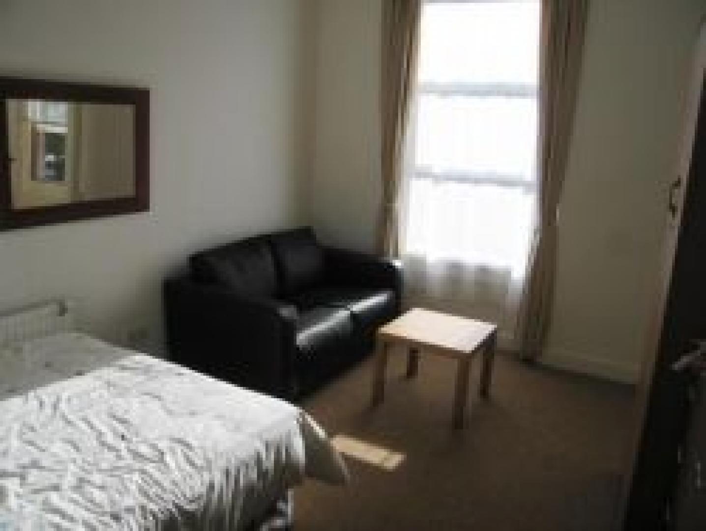 			Studio Apartment, 1 bath, 1 reception Flat			 Willesden Lane, KILBURN NW6