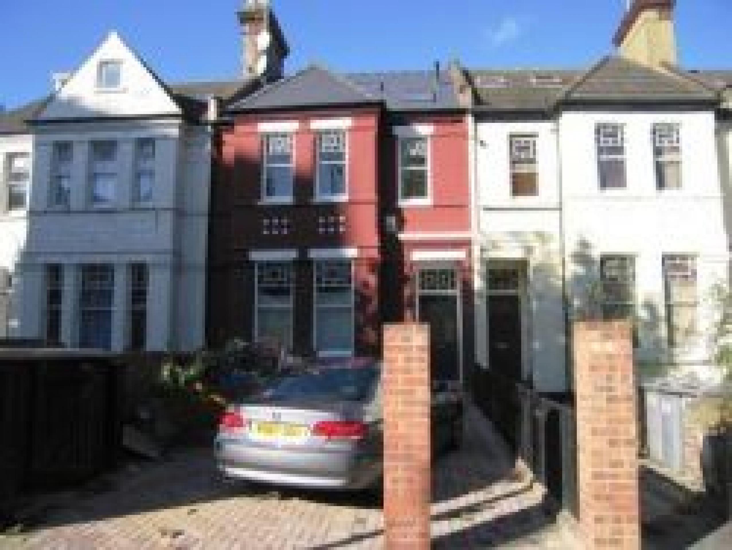 			2 Bedroom, 1 bath, 1 reception Flat			 Chichele Road, WILLESEDEN GREEN NW2 NW2