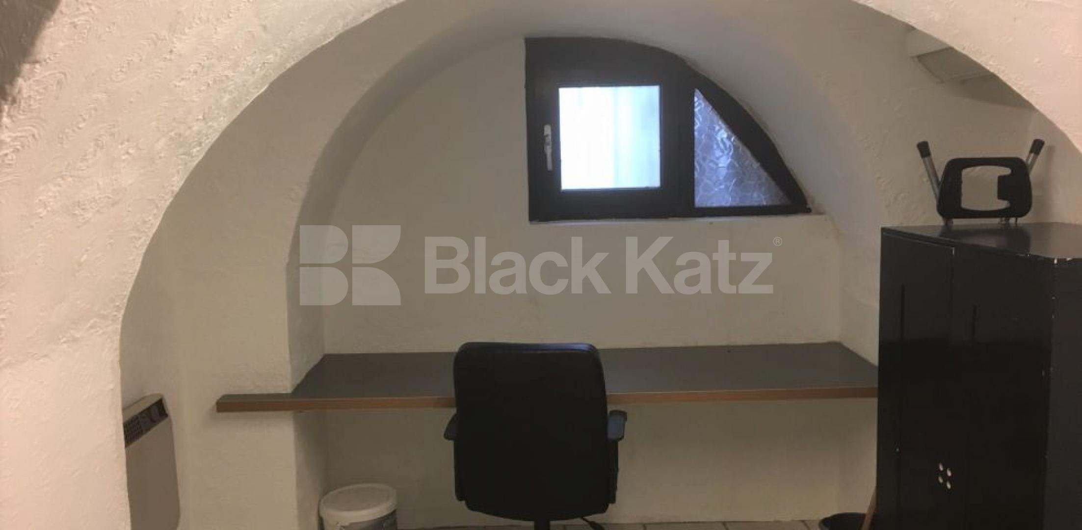 			2 Bedroom, 1 bath, 1 reception Ground Floor Maisonette			 Kingsland Road, HAGGERSTON-DALSTON-SHOREDITCH