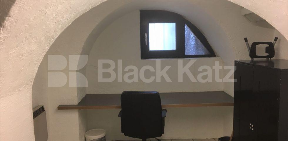 			2 Bedroom, 1 bath, 1 reception Ground Floor Maisonette			 Kingsland Road, HAGGERSTON-DALSTON-SHOREDITCH