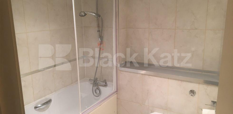 			2 Bedroom, 1 bath, 1 reception Ground Floor Maisonette			 Kingsland Road, HAGGERSTON-DALSTON-SHOREDITCH