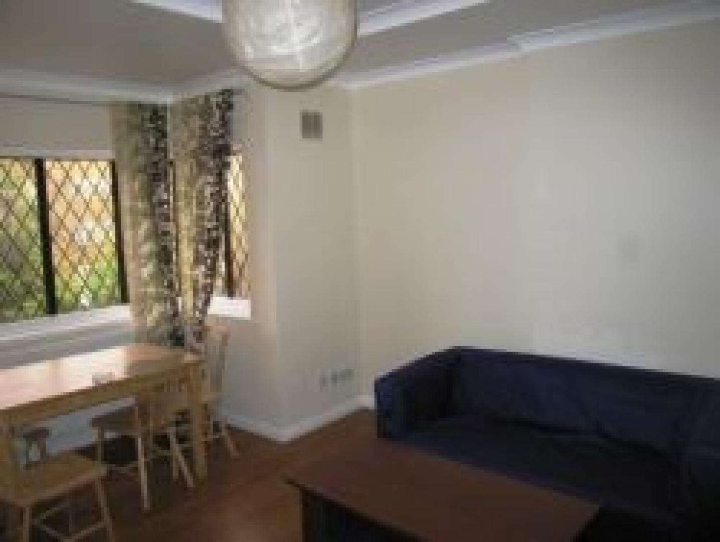 			2 Bedroom, 1 bath, 1 reception Flat			 Donnington Road, WILLESDEN GREEN/KENSAL GREEN NW10
