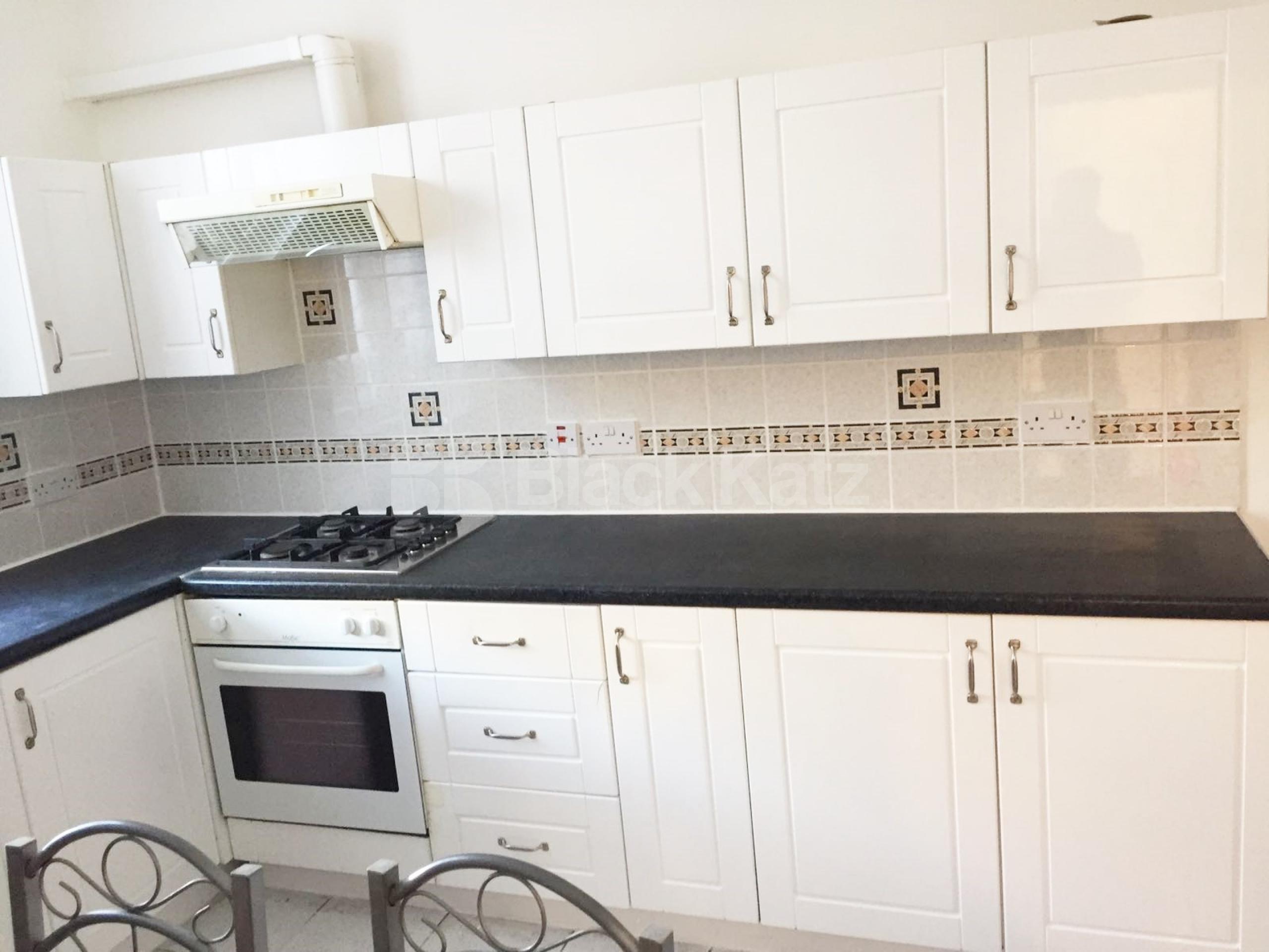 			GREAT SPACIOUS SPLIT LEVEL TWO BEDROOM APARTMENT, 2 Bedroom, 1 bath, 1 reception Flat			 Commercial Road, ALDGATE-WHITECHAPEL-SHADWELL E1