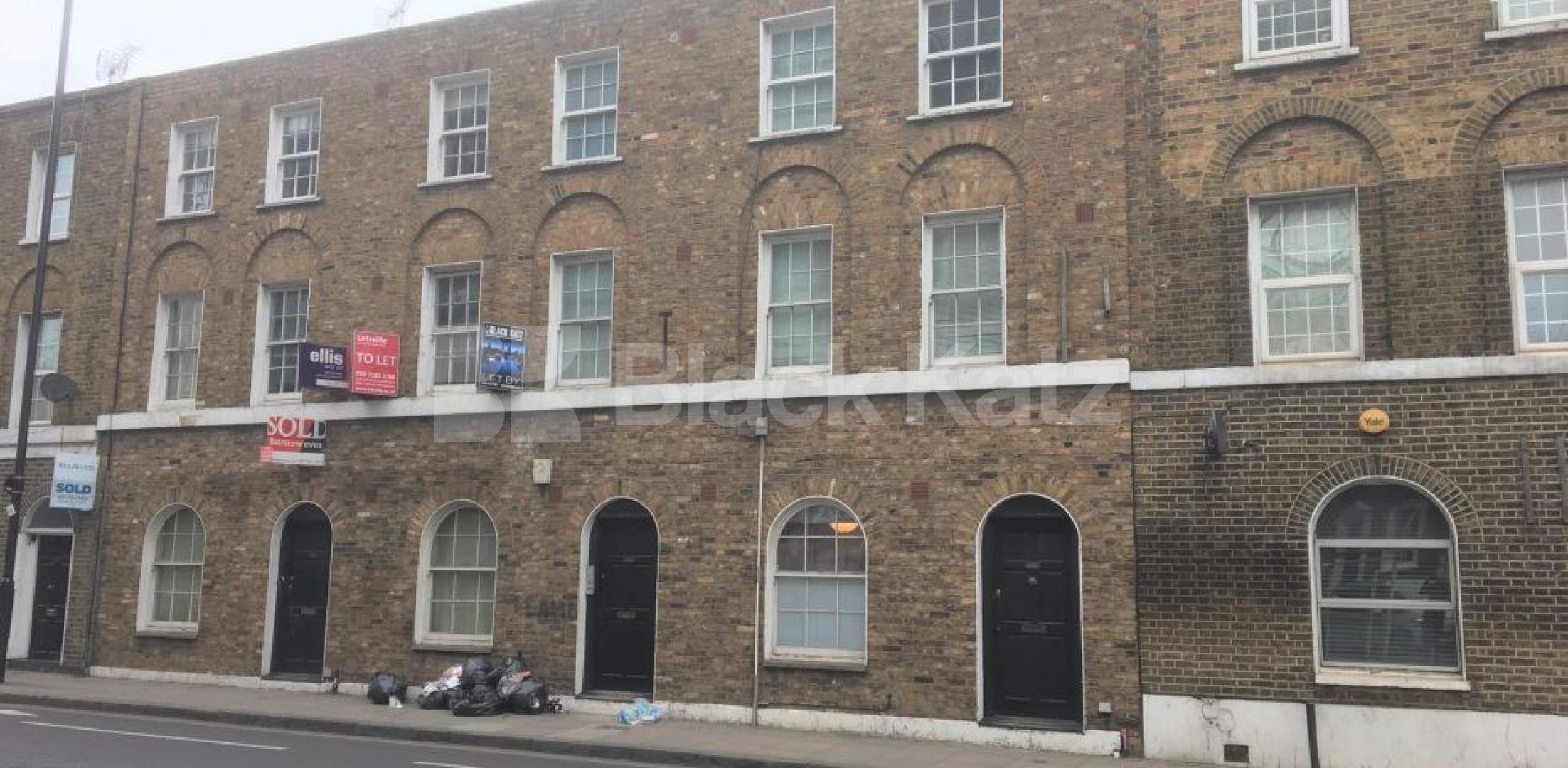 			LET AGREED, 2 Bedroom, 1 bath, 1 reception Flat			 New North Road, ISLINGTON-DE BEAUVOIR-OLD STREET