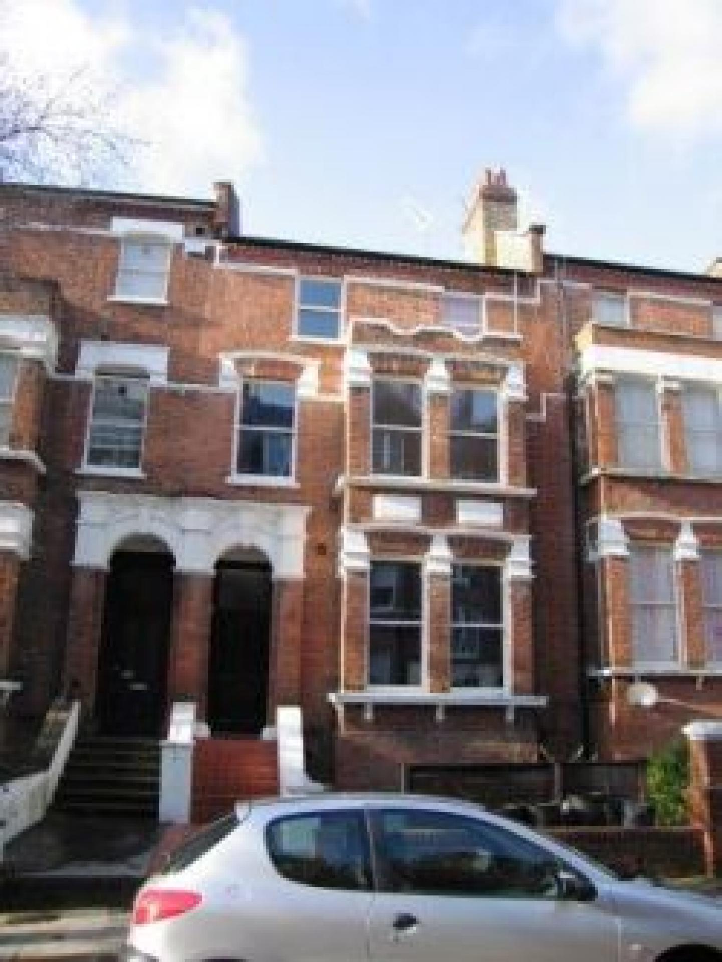 			2 Bedroom, 1 bath, 1 reception Flat			 Hilltop Road, WEST HAMPSTEAD NW6