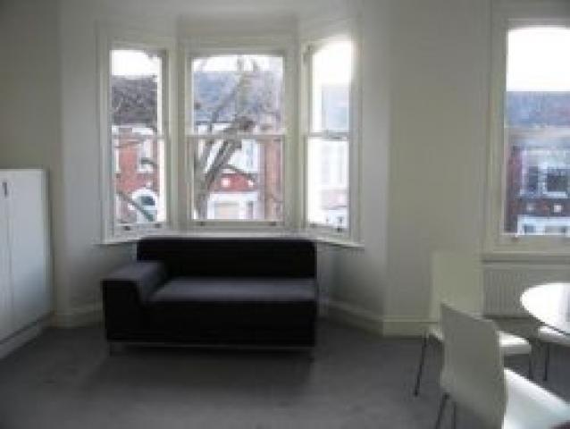 			1 Bedroom, 1 bath, 1 reception Flat			 Dynham Road, WEST HAMPSTEAD NW6