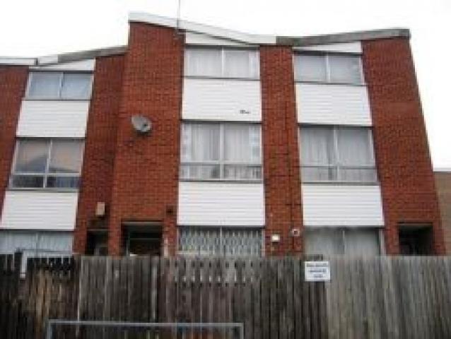 			4 Bedroom, 1 bath, 1 reception Flat			 Stuart Road, MAIDA VALE NW6