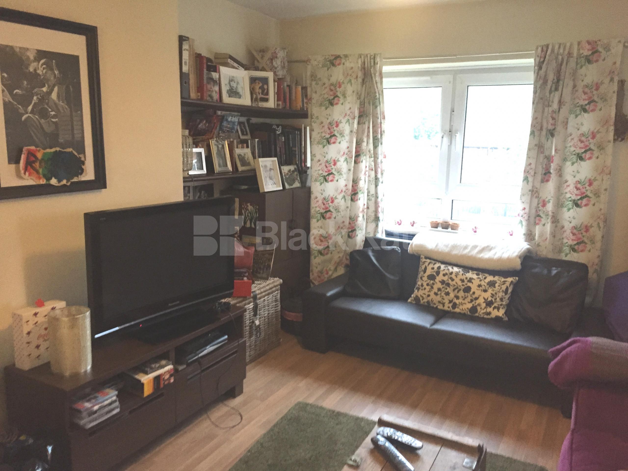 			2 MINS. TO THE HEATH!, 2 Bedroom, 1 bath, 1 reception Flat			 South End Close, HAMPSTEAD HEATH NW3