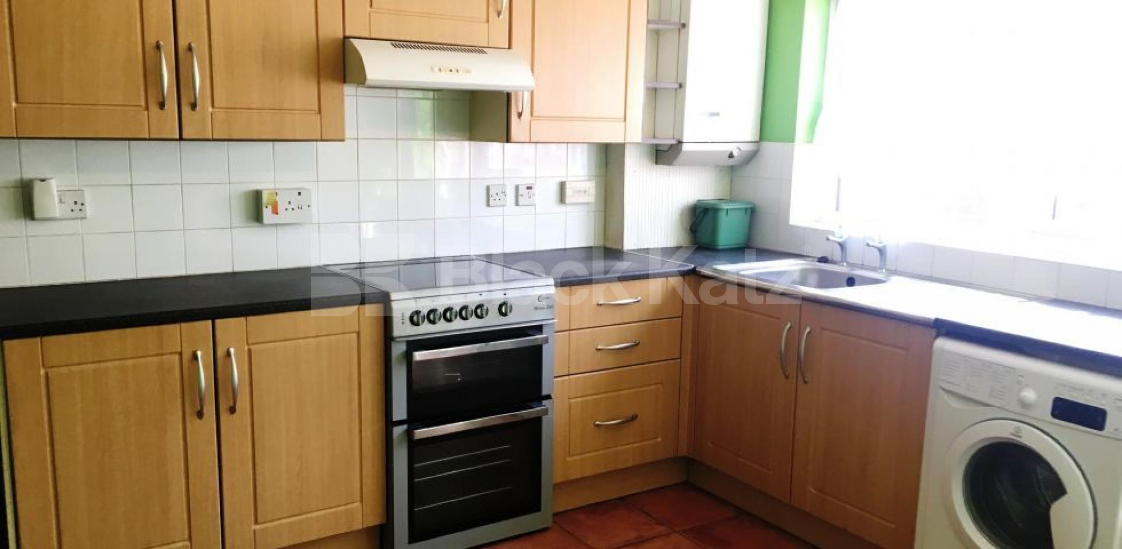 			NEW INSTRUCTION (private parking/ garage, 3 Bedroom, 1 bath, 1 reception End Terraced House			 Nightingale Vale , Woolwich 