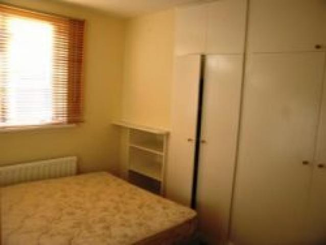 			2 Bedroom, 1 bath, 1 reception Flat			 Shoot Up Hill, KILBURN NW2