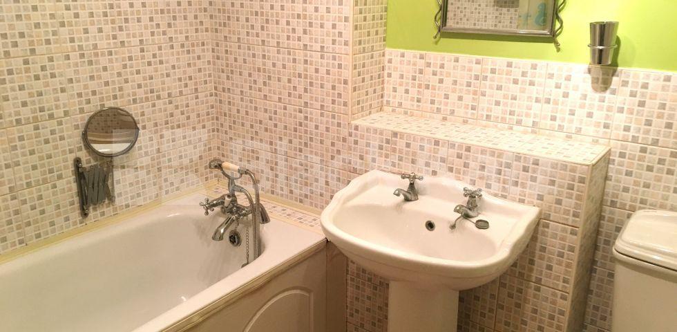 			NEW INSTRUCTION (private parking/ garage, 3 Bedroom, 1 bath, 1 reception End Terraced House			 Nightingale Vale , Woolwich 