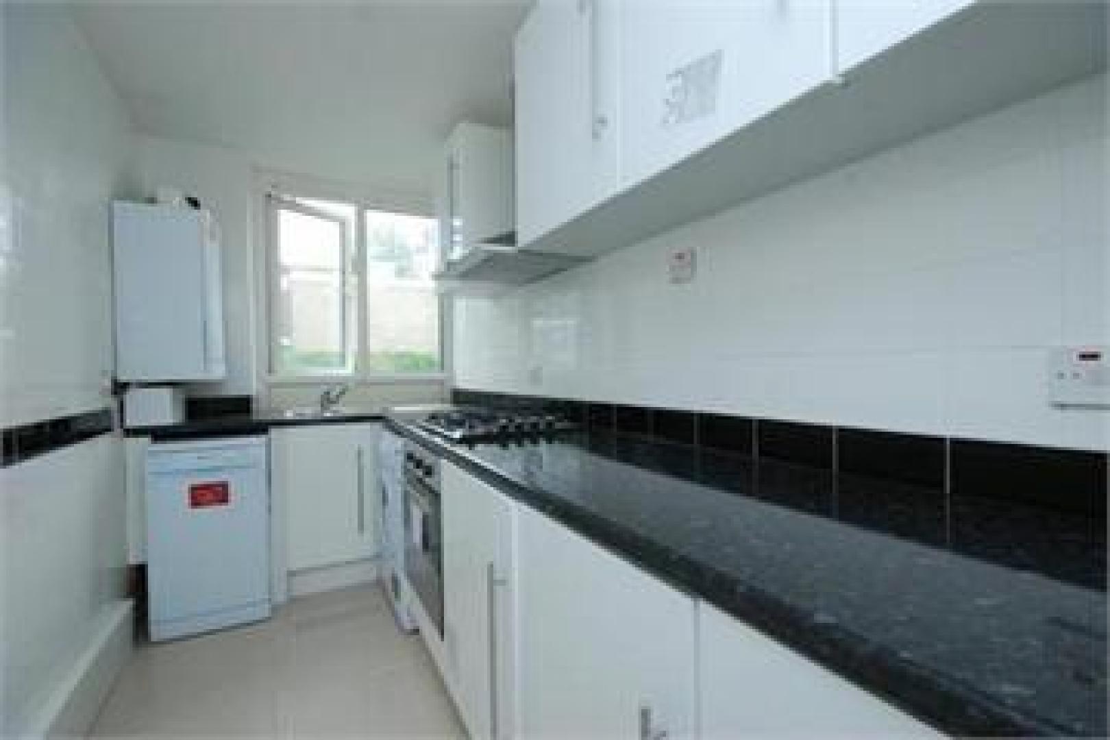 			2 Bedroom, 1 bath, 1 reception Flat			 Ashbourne Close, NORTH FINCHLEY