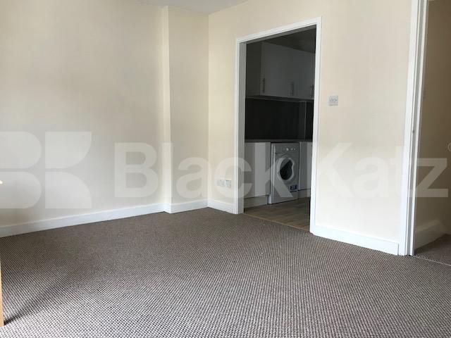			2 Bed 2 Bath Mews House!, 2 Bedroom, 1 bath, 1 reception Mews House			 Turnpike Mews, Turnpike Lane / Hornsey