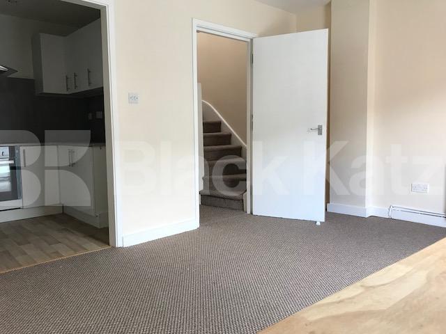 			2 Bed 2 Bath Mews House!, 2 Bedroom, 1 bath, 1 reception Mews House			 Turnpike Mews, Turnpike Lane / Hornsey