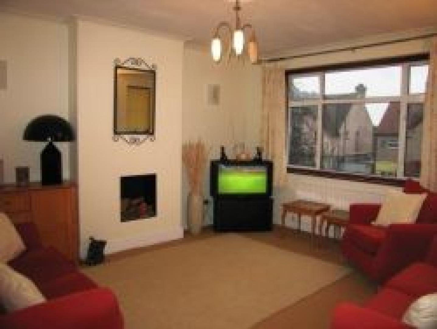 			2 Bedroom, 1 bath, 1 reception Flat			 Gladstone Park Gardens, DOLLIS HILL NW2