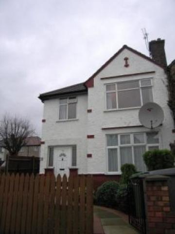 			2 Bedroom, 1 bath, 1 reception Flat			 Gladstone Park Gardens, DOLLIS HILL NW2