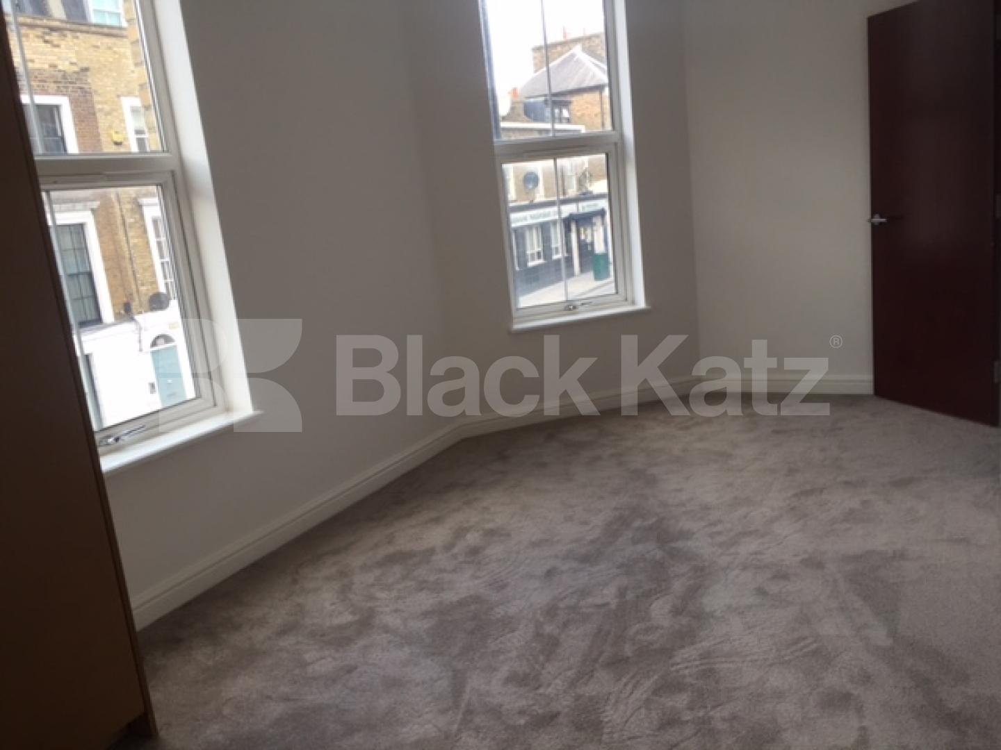 			STUNNING SPACIOUS SPLIT LEVEL 3 BEDROOM FLAT, 3 Bedroom, 1 bath, 1 reception Flat			 Green Lanes, NEWINGTON GREEN-STOKE NEWINGTON