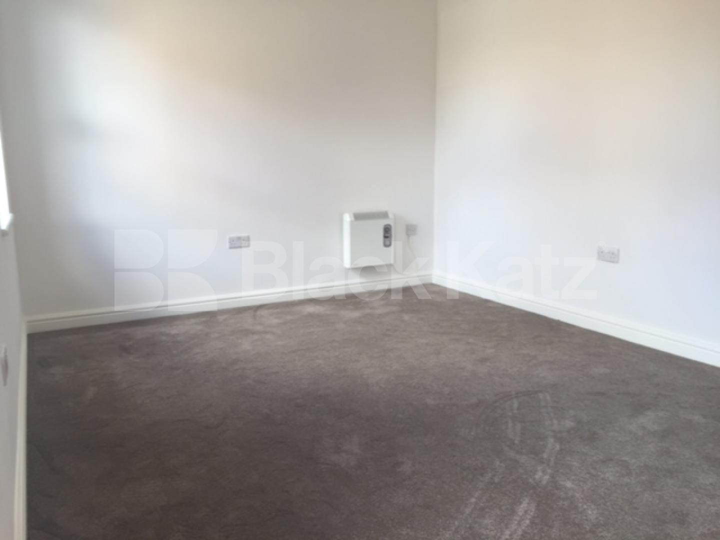 			SELECTION OF NEWLY REFURBISHED STUDIO'S AND 1 BEDROOM APARTMENTS, 1 Bedroom, 1 bath, 1 reception Flat			 Green Lanes, NEWINGTON GREEN-STOKE NEWINGTON