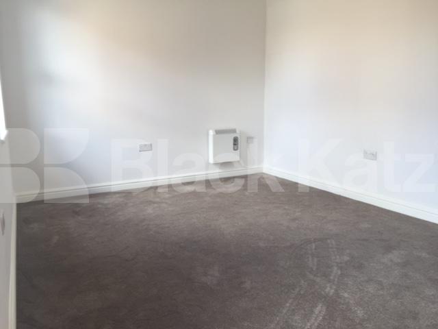 			SELECTION OF NEWLY REFURBISHED STUDIO'S AND 1 BEDROOM APARTMENTS, 1 Bedroom, 1 bath, 1 reception Flat			 Green Lanes, NEWINGTON GREEN-STOKE NEWINGTON