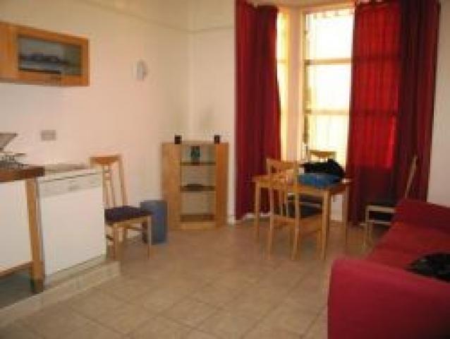 			2 Bedroom, 1 bath, 1 reception Flat			 Scrubs Lane, WILLESDEN