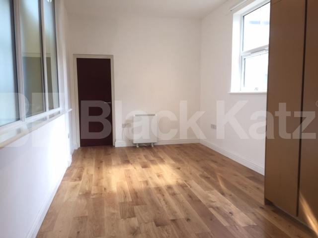 			SELECTION OF NEWLY REFURBISHED STUDIO'S AND 1 BEDROOM APARTMENTS, 1 Bedroom, 1 bath, 1 reception Flat			 Green Lanes, NEWINGTON GREEN-STOKE NEWINGTON