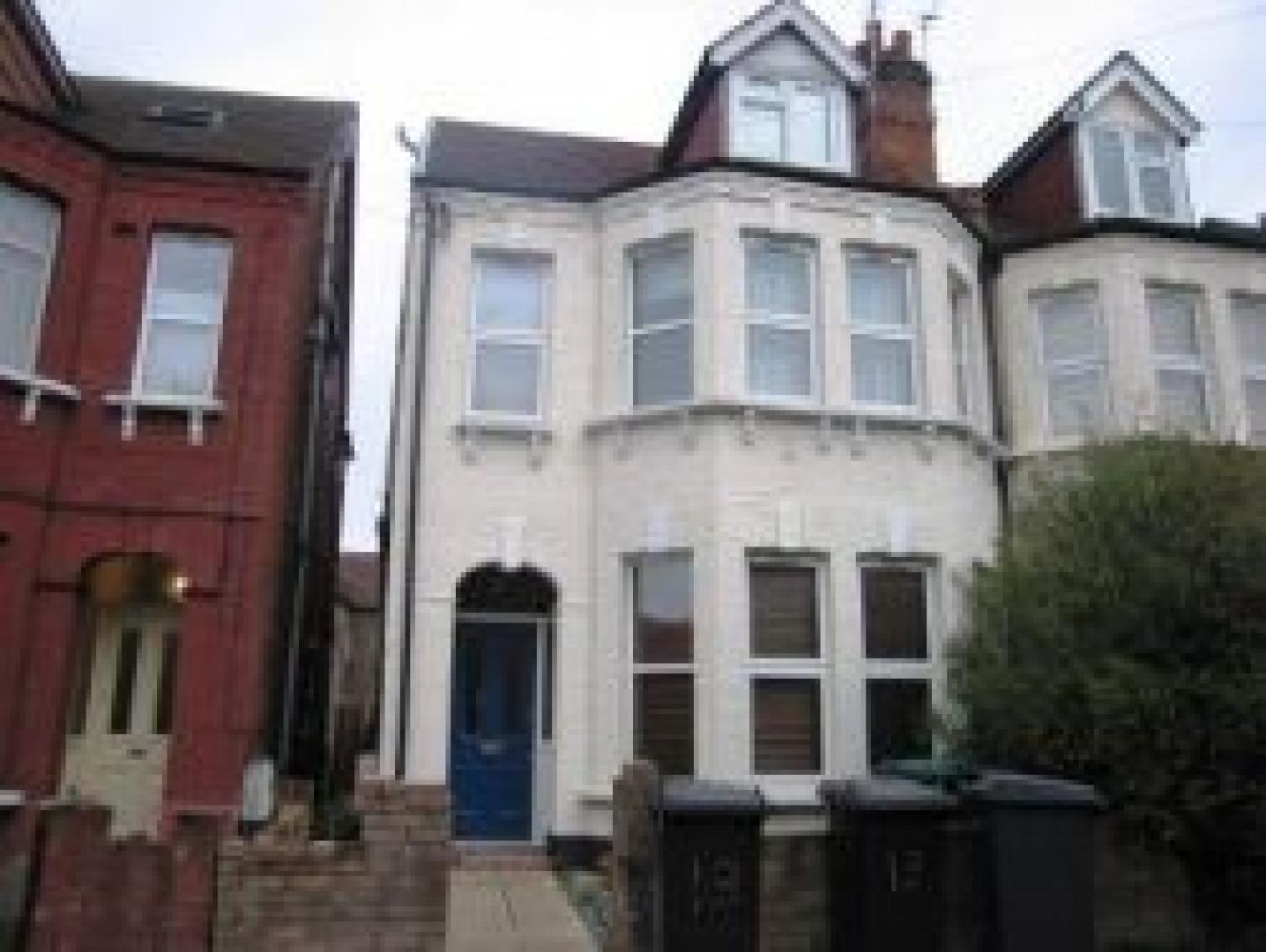 			1 Bedroom, 1 bath, 1 reception Flat			 Ash Grove, KILBURN/CRICKLEWOOD NW2