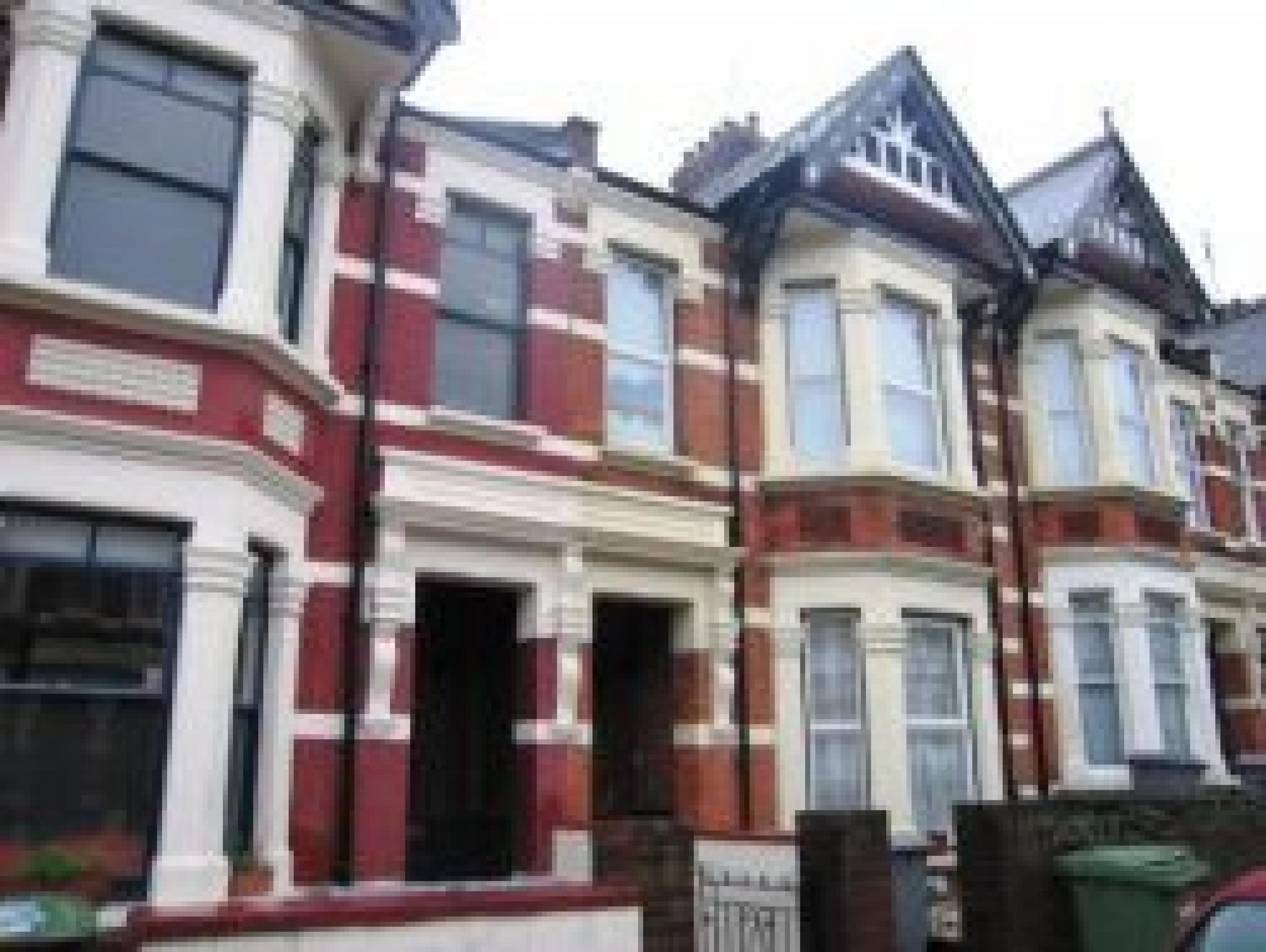 			3 Bedroom, 1 bath, 1 reception Flat			 Sellons Ave, WILLESDEN NW10