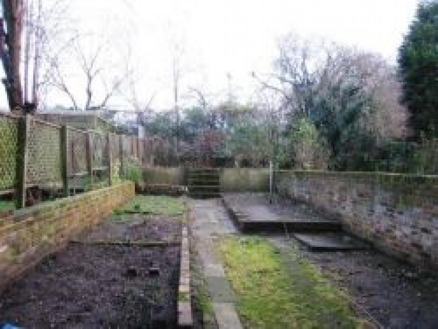 			2 Bedroom, 1 bath, 1 reception Flat			 Kilburn Park Road, QUEENS PARK/MAIDA VALE