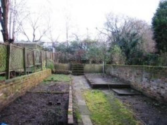 			2 Bedroom, 1 bath, 1 reception Flat			 Kilburn Park Road, QUEENS PARK/MAIDA VALE