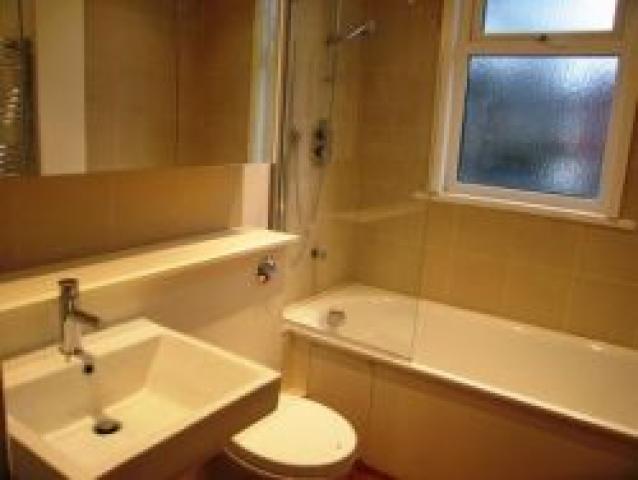 			3 Bedroom, 1 bath, 1 reception Flat			 Liddell Gardens, KENSAL GREEN NW10