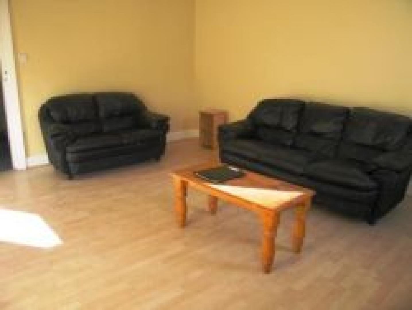 			3 Bedroom, 1 bath, 1 reception Flat			 Cricklewood Broadway, CRICKLEWOOD NW2