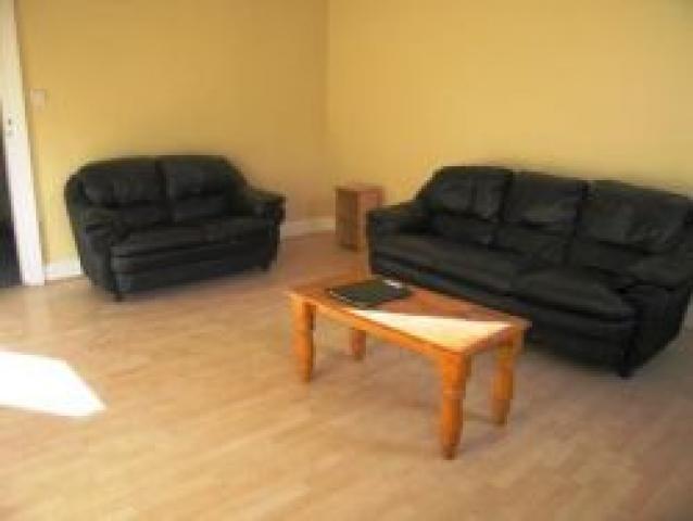 			3 Bedroom, 1 bath, 1 reception Flat			 Cricklewood Broadway, CRICKLEWOOD NW2