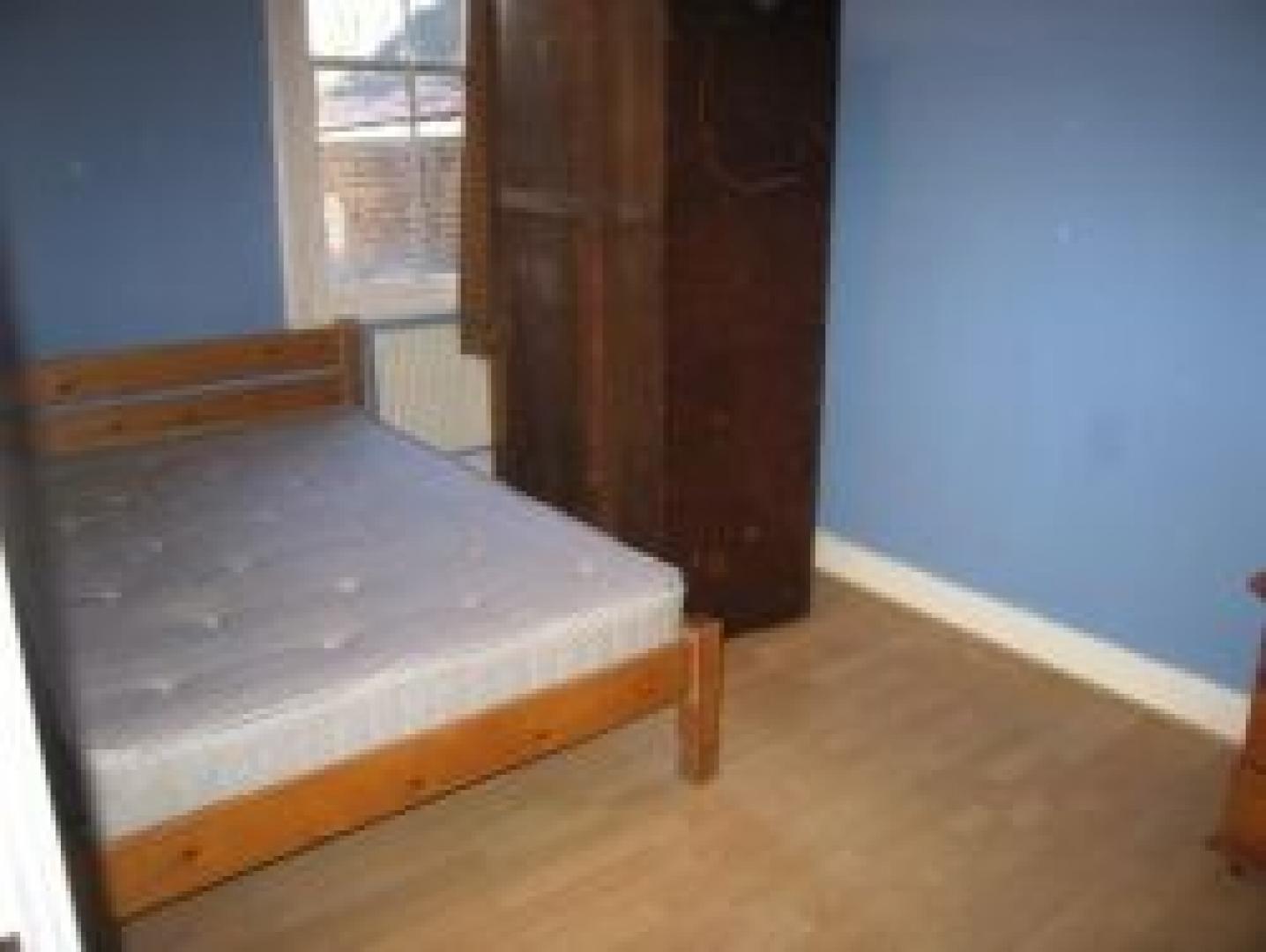			3 Bedroom, 1 bath, 1 reception Flat			 Cricklewood Broadway, CRICKLEWOOD NW2