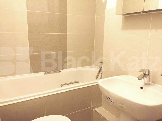 			UNDER OFFER , 2 Bedroom, 1 bath, 1 reception Apartment			 Ifield Road, Earls Court / West Brompton