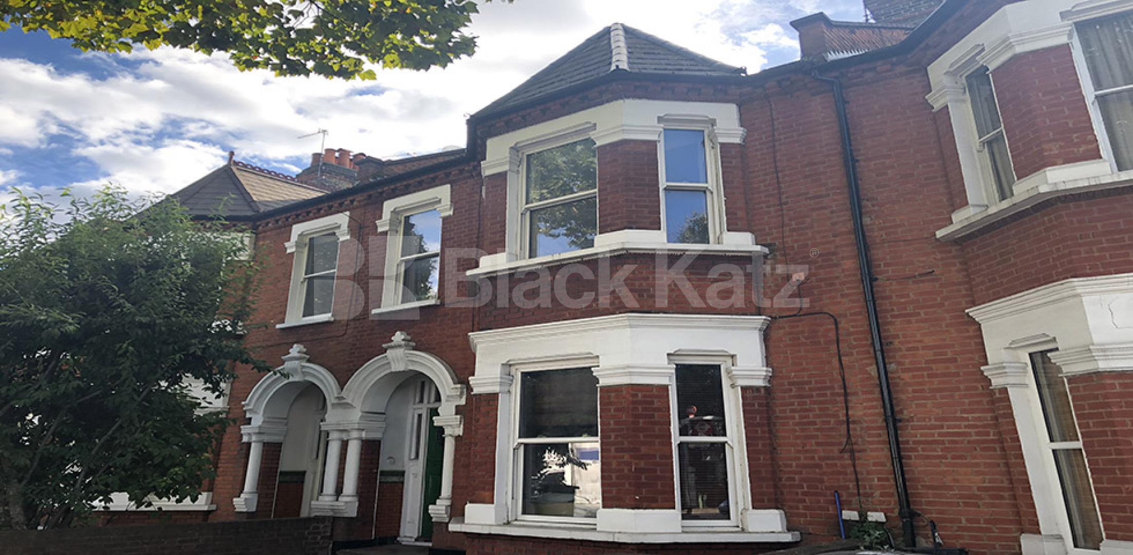 			LET , 2 Bedroom, 1 bath, 1 reception Apartment			 Cavendish Road , Clapham South 