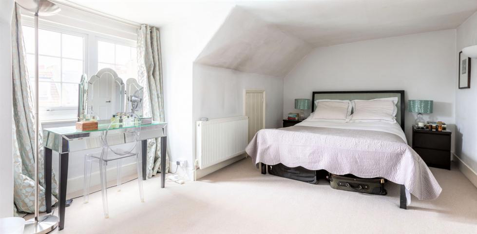 			3 Bedroom, 1 bath, 1 reception Apartment			 Kingdon Road , WEST HAMPSTEAD