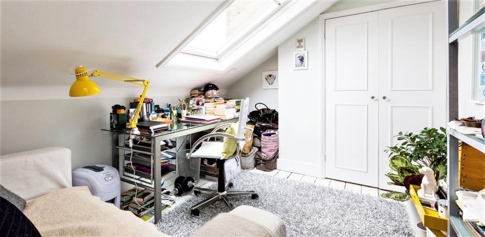 			3 Bedroom, 1 bath, 1 reception Apartment			 Kingdon Road , WEST HAMPSTEAD