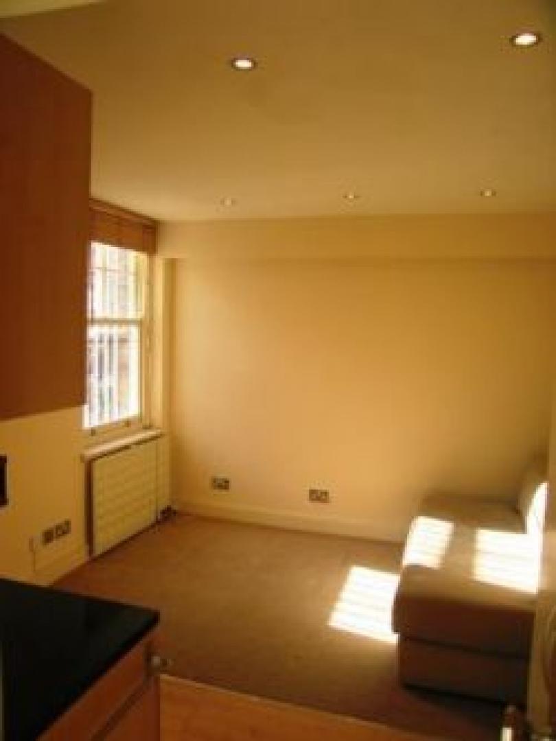 			Studio Apartment, 1 bath, 1 reception Flat			 Castellain Road, MAIDA VALE W9