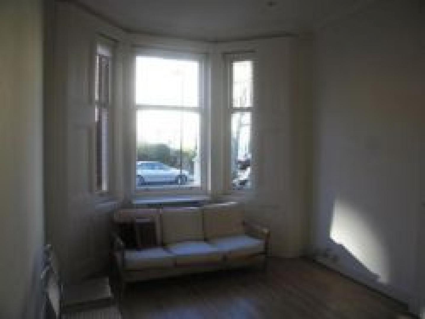 			1 Bedroom, 1 bath, 1 reception Flat			 Greencroft Gardens, WEST HAMPSTEAD NW6
