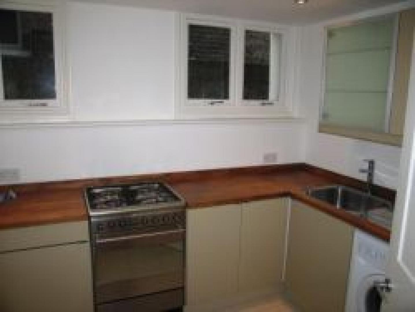 			1 Bedroom, 1 bath, 1 reception Flat			 Greencroft Gardens, WEST HAMPSTEAD NW6