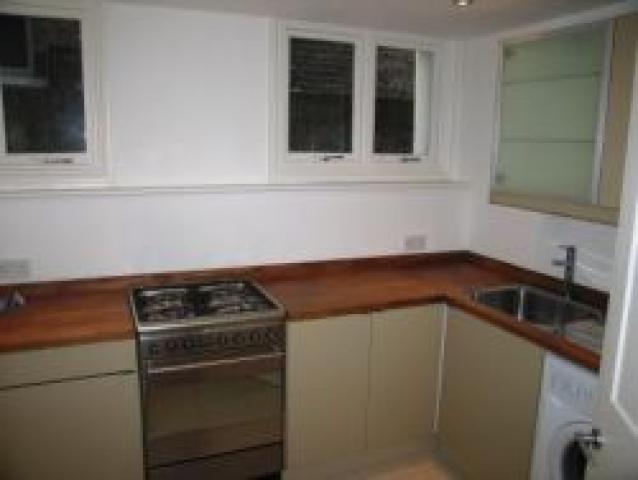 			1 Bedroom, 1 bath, 1 reception Flat			 Greencroft Gardens, WEST HAMPSTEAD NW6