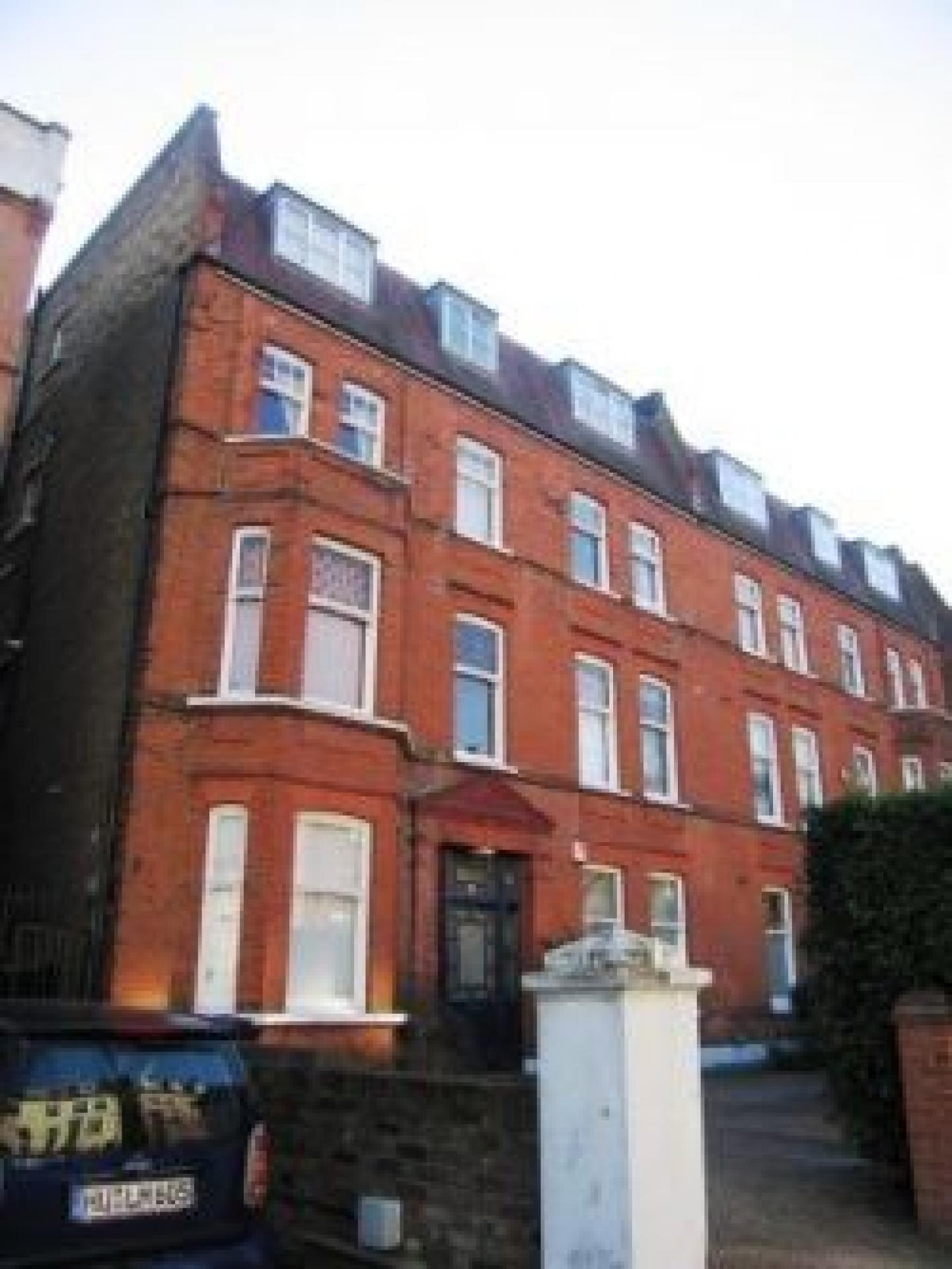 			1 Bedroom, 1 bath, 1 reception Flat			 Greencroft Gardens, WEST HAMPSTEAD NW6 NW6