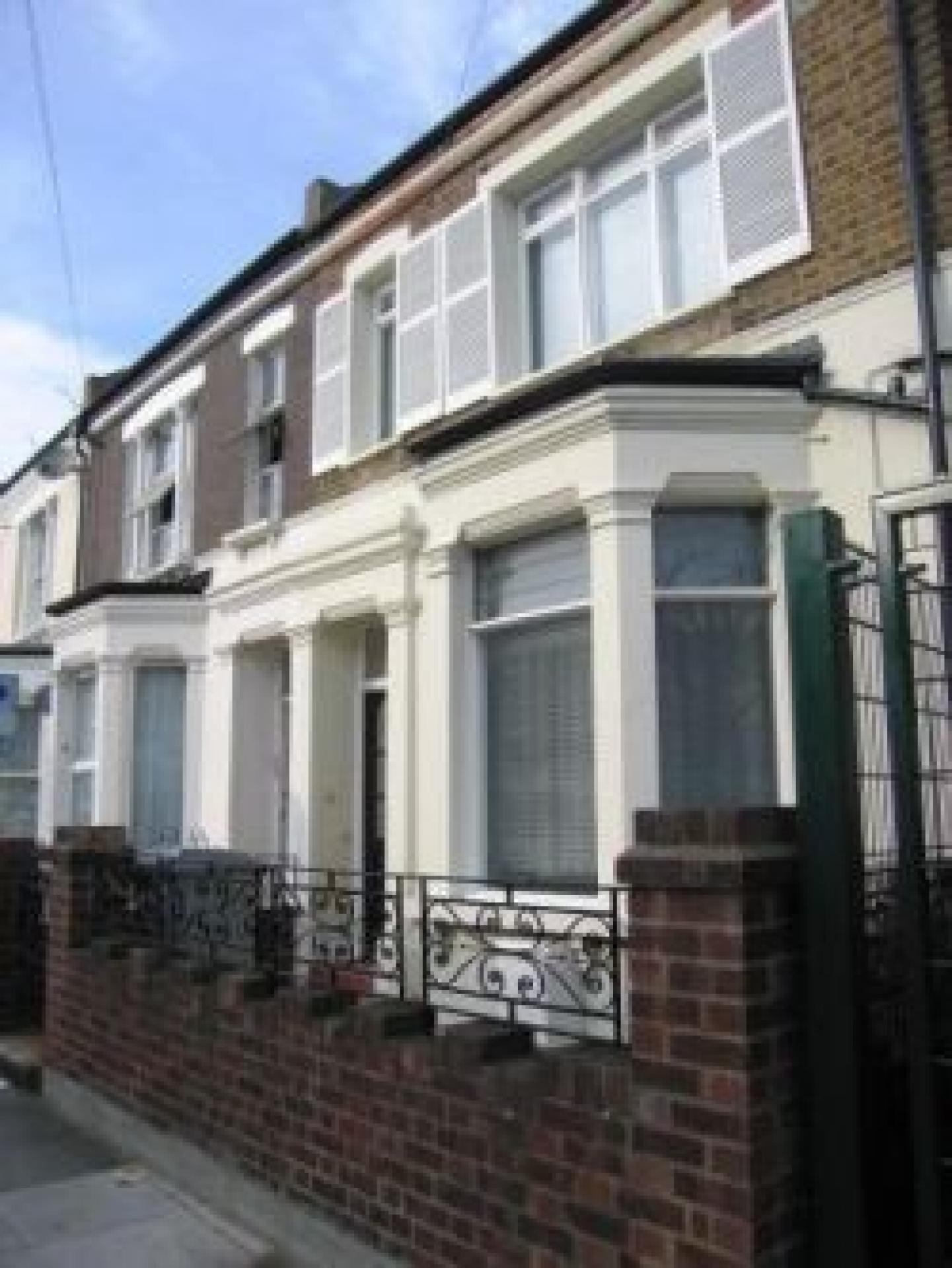 			2 Bedroom, 1 bath, 1 reception Flat			 Chaplin Road, WILLESDEN GREEN/DOLLIS HILL NW2 NW2
